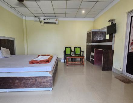 Single King Size Bed AC Room